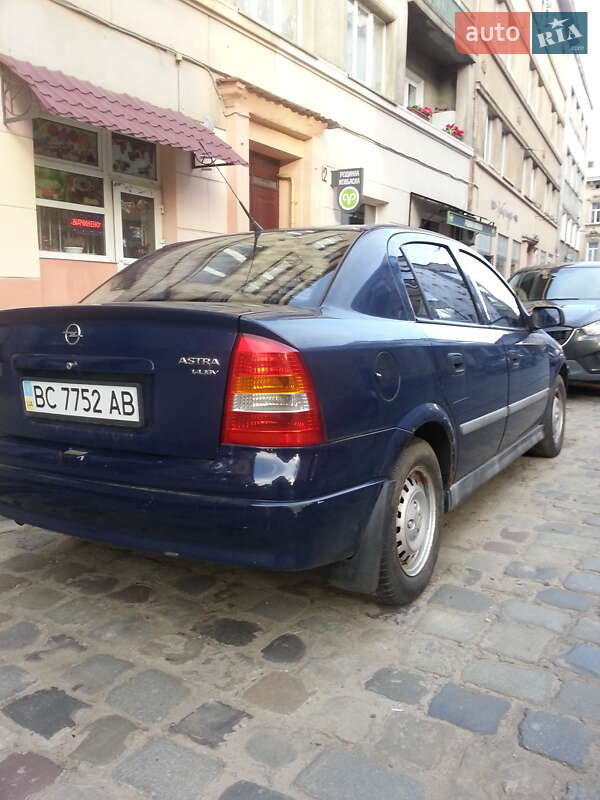 Хэтчбек Opel Astra 2000 в Львове