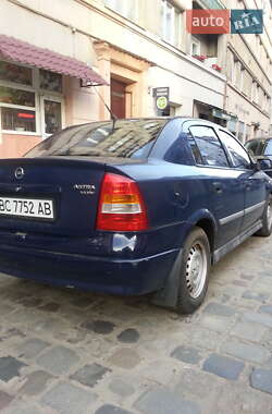 Хетчбек Opel Astra 2000 в 