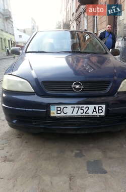 Хетчбек Opel Astra 2000 в 