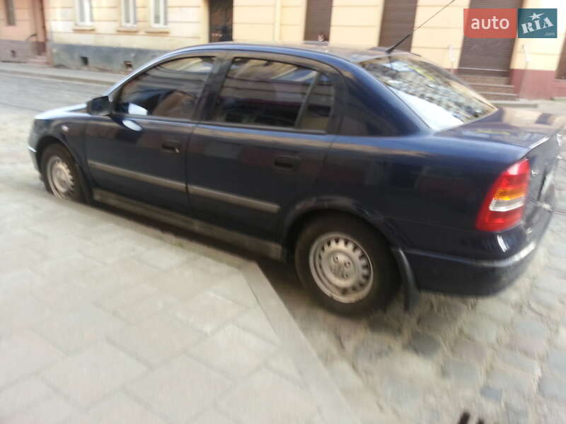 Хэтчбек Opel Astra 2000 в Львове