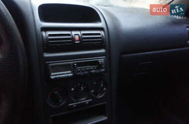 Хетчбек Opel Astra 2000 в 
