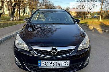 Универсал Opel Astra 2011 в Стрые