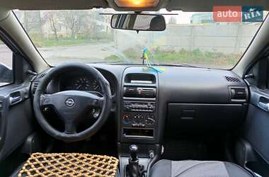 Хетчбек Opel Astra 2001 в 