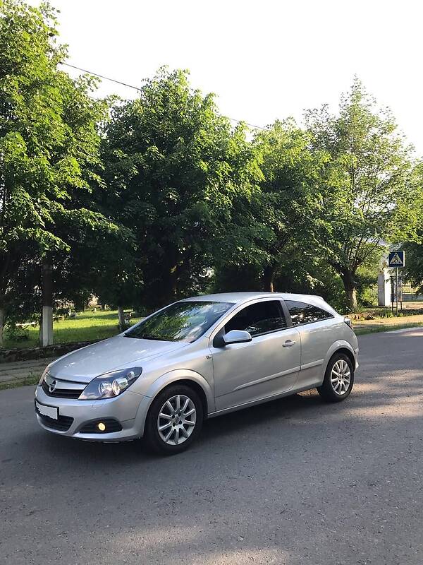 Купе Opel Astra 2005 в Коломые