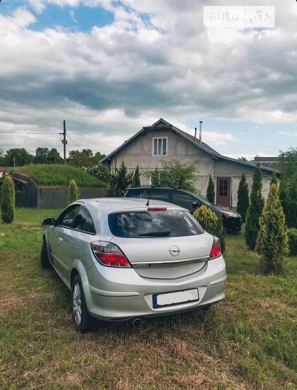 Купе Opel Astra 2005 в Коломые