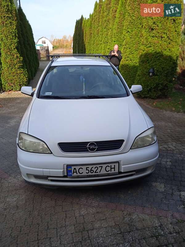 Універсал Opel Astra 2002 в Шацьку