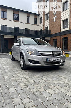 Універсал Opel Astra 2009 в Коломиї