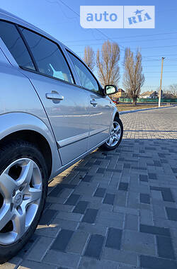 Хэтчбек Opel Astra 2007 в Днепре