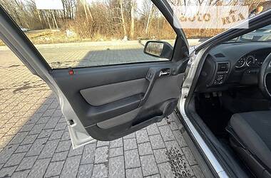 Хэтчбек Opel Astra 2003 в Надворной