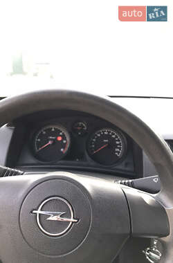 Универсал Opel Astra 2011 в Львове