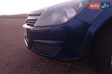 Хэтчбек Opel Astra 2004 в Новоукраинке