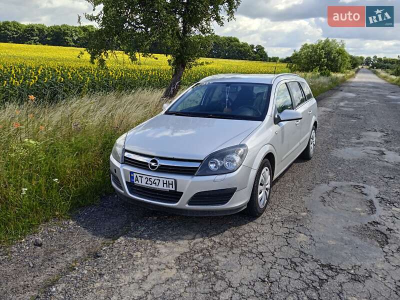 Універсал Opel Astra 2005 в Івано-Франківську