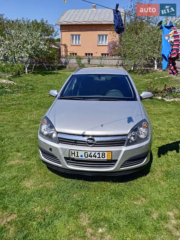 Універсал Opel Astra 2005 в Івано-Франківську