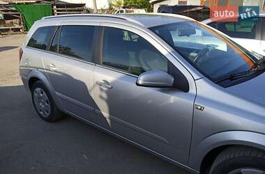 Універсал Opel Astra 2005 в Івано-Франківську