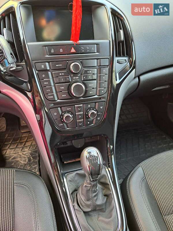 Универсал Opel Astra 2014 в Самборе