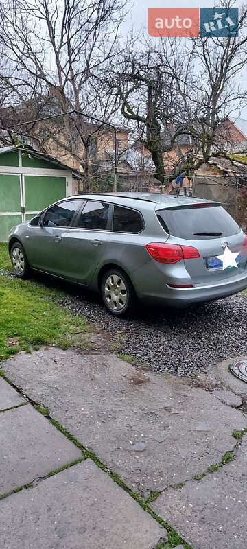 Універсал Opel Astra 2011 в 