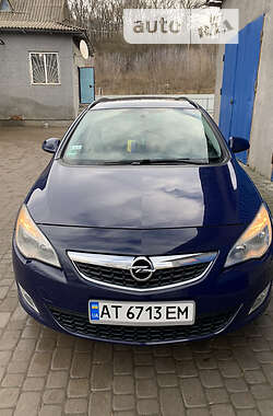 Универсал Opel Astra 2011 в Ивано-Франковске