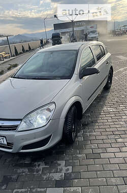 Хэтчбек Opel Astra 2007 в Хусте