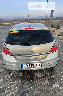 Хэтчбек Opel Astra 2007 в Хусте