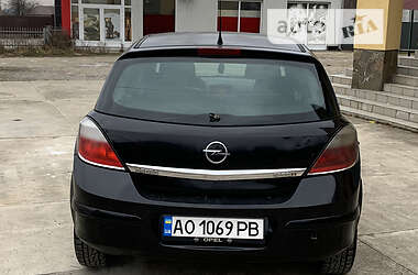 Хэтчбек Opel Astra 2004 в Тячеве
