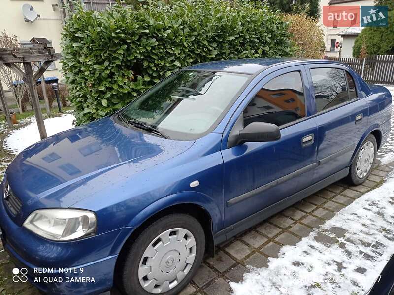 Седан Opel Astra 2008 в Славянске