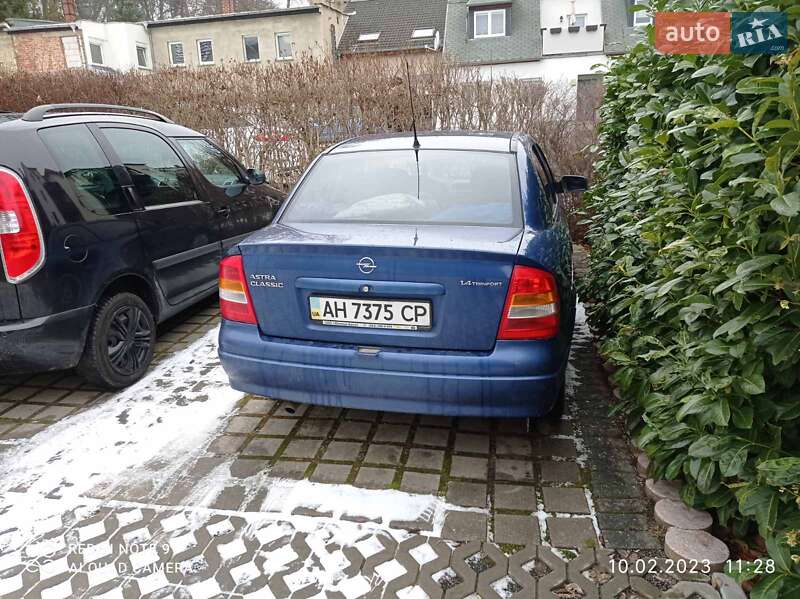 Седан Opel Astra 2008 в Славянске