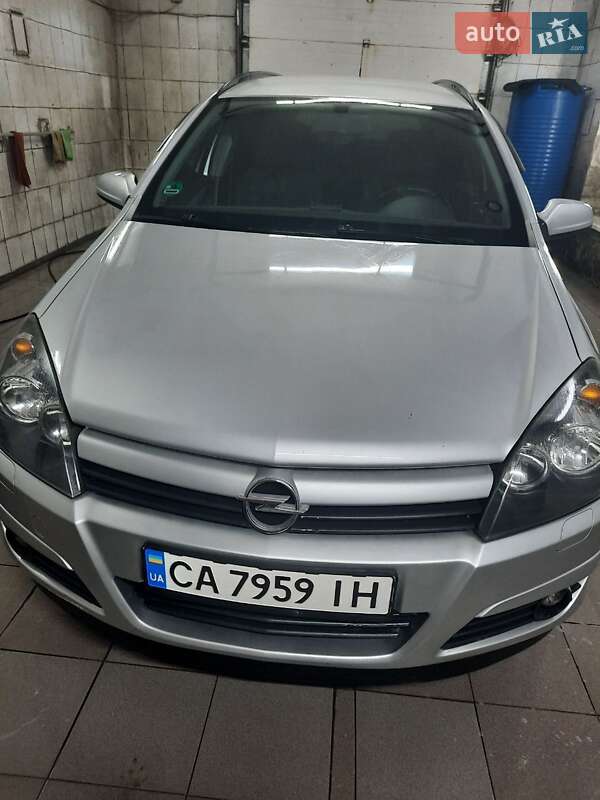 Универсал Opel Astra 2005 в Черкассах
