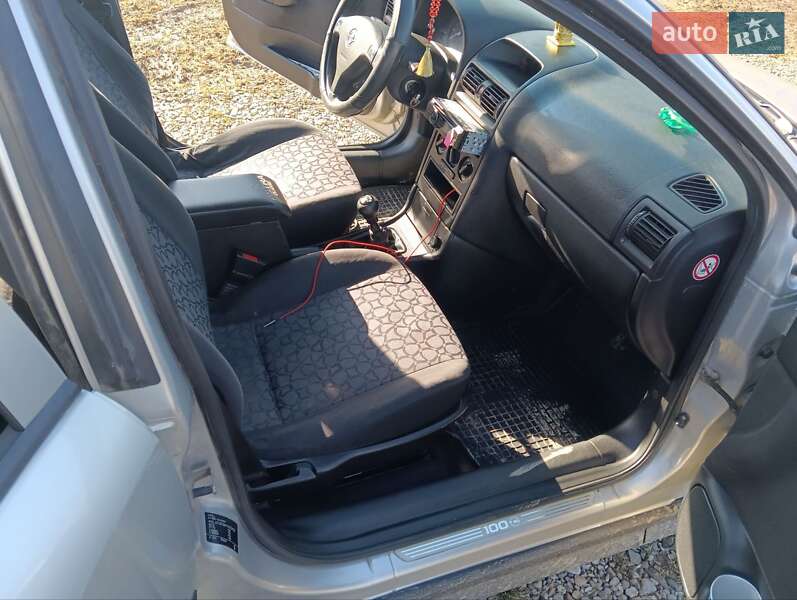 Седан Opel Astra 1999 в Черновцах