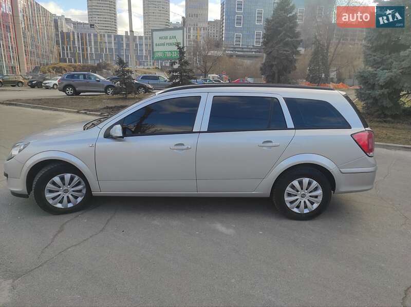 Универсал Opel Astra 2005 в Днепре