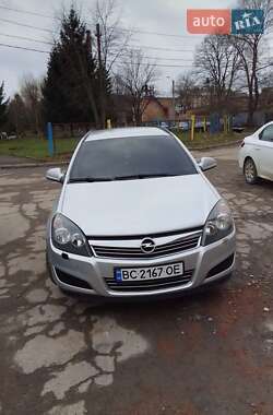 Универсал Opel Astra 2010 в Дрогобыче