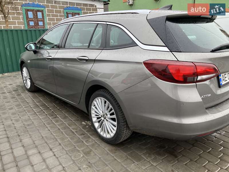 Универсал Opel Astra 2016 в Днепре