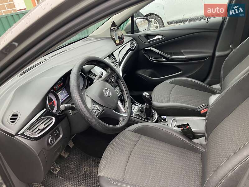 Универсал Opel Astra 2016 в Днепре