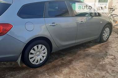 Універсал Opel Astra 2013 в 