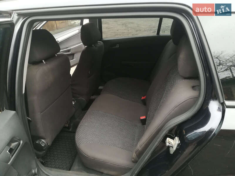 Універсал Opel Astra 2006 в Гадячі