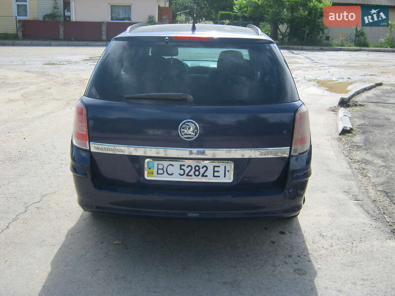 Универсал Opel Astra 2010 в Бориславе