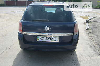 Универсал Opel Astra 2010 в Бориславе