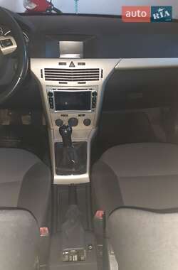 Универсал Opel Astra 2008 в 