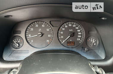 Хэтчбек Opel Astra 2002 в 
