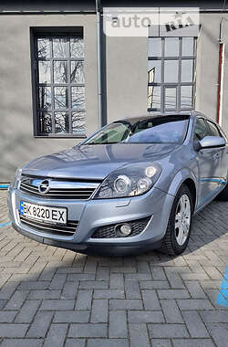 Универсал Opel Astra 2009 в Ровно