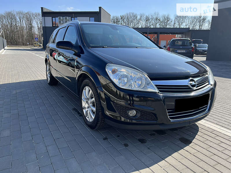 Универсал Opel Astra 2008 в Луцке