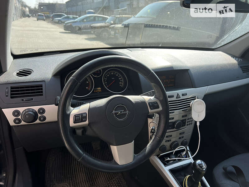 Универсал Opel Astra 2008 в Луцке