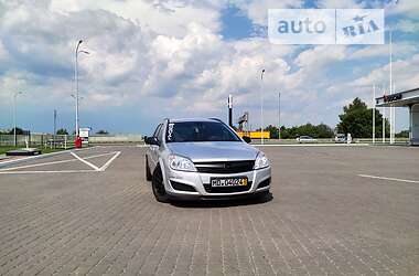 Універсал Opel Astra 2009 в Рівному