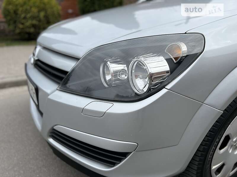 Универсал Opel Astra 2005 в Киеве