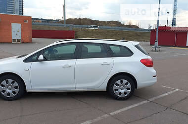 Универсал Opel Astra 2013 в Черкассах