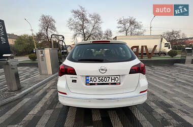 Універсал Opel Astra 2012 в Ужгороді