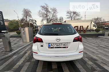 Універсал Opel Astra 2012 в Ужгороді