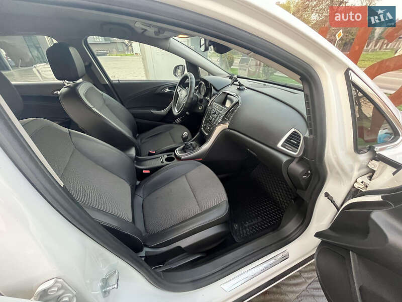 Универсал Opel Astra 2012 в Ужгороде фото 9 Универсал Opel Astra 2012 в Ужгороде