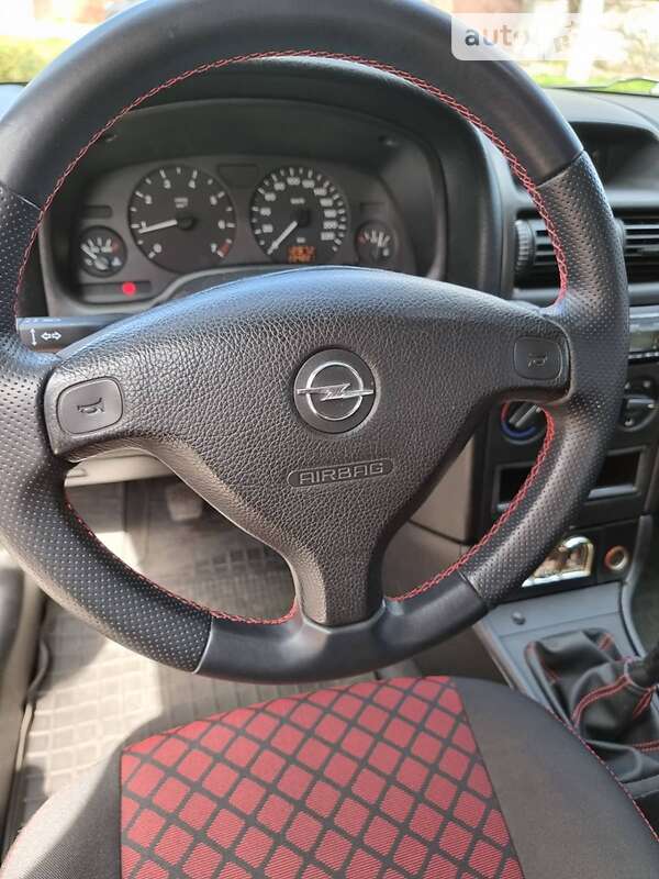 Седан Opel Astra 2003 в Одессе
