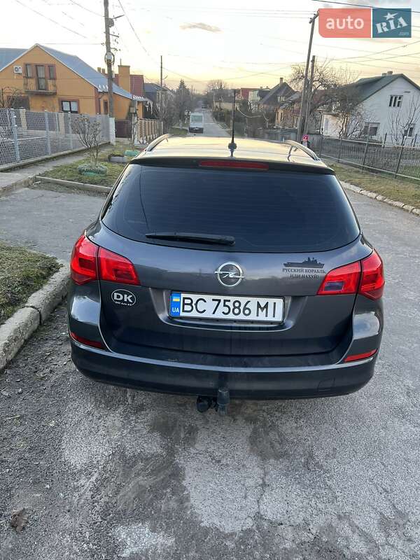 Універсал Opel Astra 2010 в Шептицькому