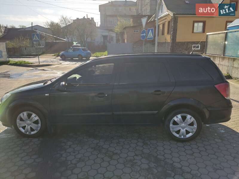 Универсал Opel Astra 2008 в Луцке